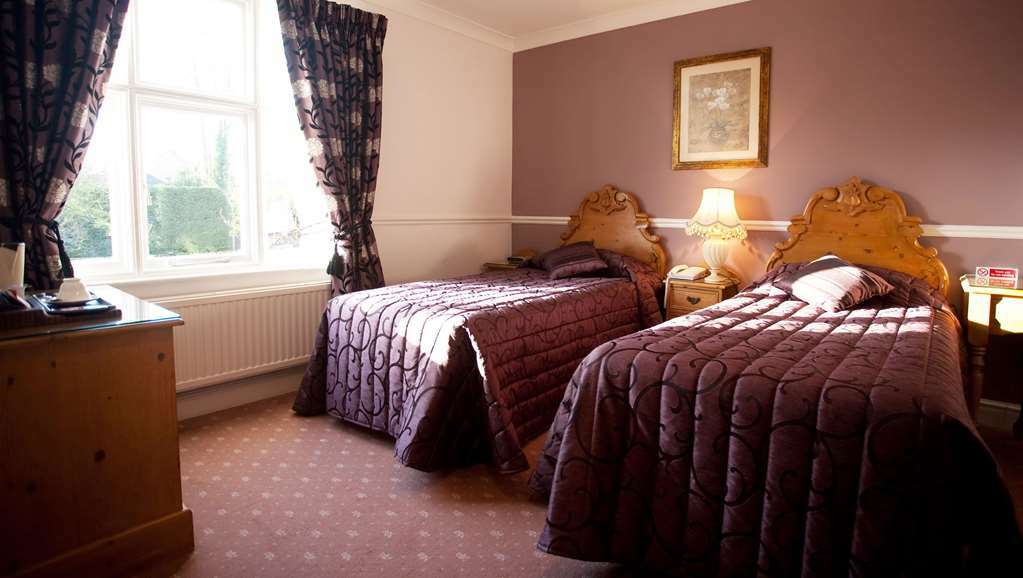 Fines Bayliwick Country House Hotel Bracknell Room photo